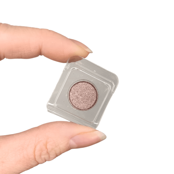 Sample compact eyeshadow